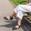 Rihero Summer Casual Closed Toe Sandals Women Comfortable Footbed Arch Support Flat Sandals with Adjustable Strap(Black)